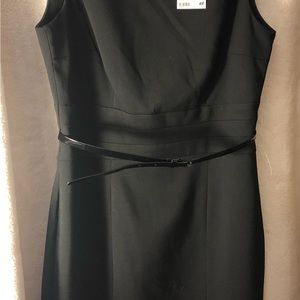 H&M Sleeveless Sheath Dress in Black. Thin belt included. Size 10